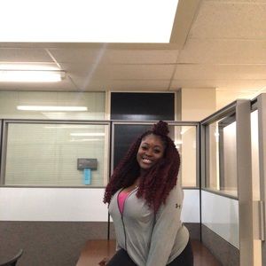 Meet your Posher, Naomi